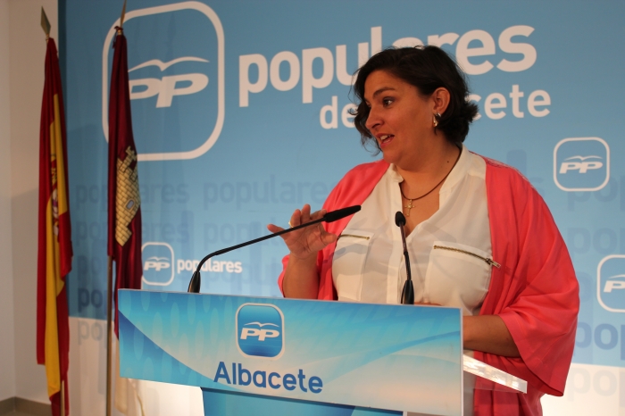 Ces&aacute;rea Arnedo en rueda de prensa.