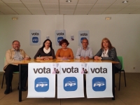 21-05-2015: Dimas Cuevas, Llanos Navarro y Juan Francisco Jerez han participado en el mitin celebrado en la pedanía albaceteña de Argamasón para arropar a la candidata a alcaldesa pedánea, María José Aguilar, y a su candidata suplente, Yolanda Andrés. 