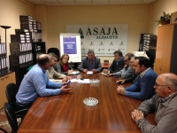 10-12-2015: Carmen Navarro trasladó el apoyo del PP al medio rural y la agricultura, en la sede de ASAJA.