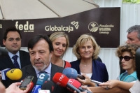 10-09-2012: En presidene del PP de Albacete, Francisco Núñez, en la caseta ferial de FEDA, junto a la consejera de Empleo, Carmen Casero, y la alcaldesa, Carmen Bayod.