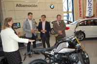 17-04-2015: El candidato del Partido Popular a la Alcaldía de Albacete, Javier Cuenca, ha visitado XV edición de la Feria del Automóvil nuevo y de ocasión “Ferimotor 2015”.