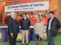 11-04-2015: El candidato a la Alcaldía de Albacete por el Partido Popular, Javier Cuenca, ha asistido esta tarde al XX Campeonato Regional de Fútbol Sala organizado por la Federación de Deportes de Personas con Discapacidad Intelectual de Castilla-La Mancha (Fecam).