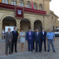 28-08-2015: El subdelegado del Gobierno, Federico Pozuelo, y alcaldes del PP acompañaron al alcalde de las Peñas, Antonio Serrano, en el inicio de las fiestas.