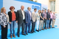 04-05-2015: Javier Cuenca y Cospedal, junto con los candidatos a las pedanías de Albacete.