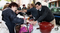 11-04-2015: El candidato del Partido Popular a la Alcaldía de Albacete, Javier Cuenca, ha participado en el inicio de las actividades de la II Ruta de Compras que ha organizado la Asociación de Empresarios del Bulevar de Isabel La Católica y Menéndez Pidal (ASEBU).