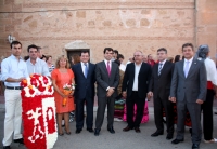 24-08-2012: El delegado de la Junta de Comunidades en Albacete, Javier Cuenca, ha acompañado a los vecinos de Pozuelo y su alcalde, Arsenio Roldán, en las fiestas patronales. Al acto asisitieron Francisco Molinero, Abelardo Gálvez y Pablo Escobar.