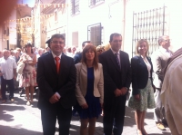 14-09-2012: El diputado provincial Abelardo Gálvez, la diputada nacional Irene Moreno y la diputada regional Inmaculada López, en la procesión que abre la fiestas de Elche de la Sierra, junto al alcalde, Asensio Moreno.