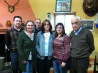 07-03-2013: La diputada nacional Maravillas Falcón en una reunión de trabajo en Peñascosa.