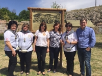 06-06-2016: La candidata del PP al Senado, Rosario Rodríguez, en las Jornadas Cervantinas de Munera, junto a la alcaldesa Angeles Martínez y el diputado provincial Pablo Escobar.