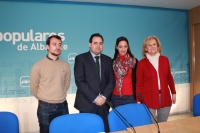 05-03-2013: Francisco Núñez, Carmen Bayod, Luis Alberto Roldán y María Delicado en la presentación de la candidatura de esta última a la presidencia de Nuevas Generaciones de Albacete.