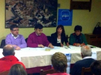 25-02-2014: La diputada nacional Irene Moreno y los diputados provinciales Abelardo Gálvez y Carmen Álvarez en la reunión que han mantenido con el PP de Yeste de cara a los comicios europeos del 25 de mayo.