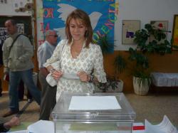 MarÃ­a Dolores Cospedal votÃ³ en el Colegio Parque Sur de Albacete.