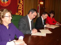 Vicente Aroca, durante la firma del convenio con FISLEM