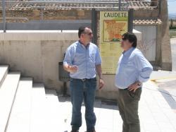 Los diputados provinciales JosÃ© Miguel MollÃ¡ y Antonio Serrano, en Caudete.