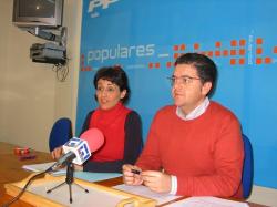 Sonia MartÃ­nez y Juan Antonio Moreno, en la sede de HellÃ­n.