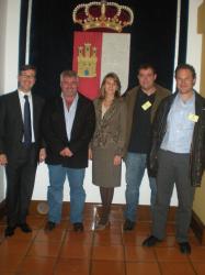 Cospedal y Marcial MarÃ­n, con el alcalde y concejales de FuenteÃ¡lamo.