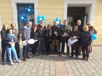 Mesa informativa del PP en Almansa.