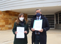 Tania Andicoberry  y Ramón Rodríguez, en el Polígono Industrial El Mugrón de Almansa.