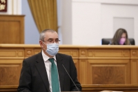 Vicente Aroca, durante su intervención hoy en el Pleno de las Cortes regionales.