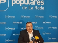 Bernardo Ortega, en la sede del PP de La Roda.