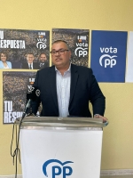 Bernardo Ortega, en la sede del PP de Villarrobledo.