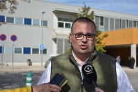 Bernardo Ortega, junto al Hospital Comarcal de Villarrobledo.