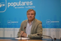 Cañizares, portavoz del Grupo Parlamentario Popular en las Cortes regionales.