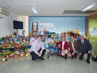 La alcaldesa de Albacete, Carmen Bayod, el concejal de Mayores, Ricardo Llorente, la presidenta regional de NNGG, Cristina Molina,  el presidente de NNGG en Albacete, Max Monasor.