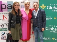 Carmen Navarro y Antonio Martínez, junto a la presidenta de Amepap, Toñi Pastrana.