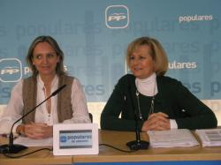 Carmen Casero y Carmen Bayod, en la sede del PP.