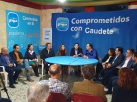 Reunión de trabajo en la nueva sede del PP de Caudete.