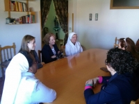 Carmen Navarro y Maribel Serrano, en el Centro de Mayores.