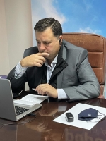 Manuel Serrano durante la reunión con la APEHT