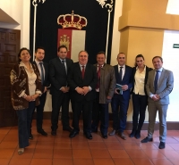 Los alcaldes de Minaya, Ontur y Caudete, junto a los diputados regionales del PP por Albacete y el secretario general de PP-CLM, Vicente Tirado.
