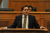 Francisco Núñez, durante su intervención en el Pleno de las Cortes de Castilla-La Mancha.