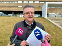 Juan Antonio Moreno, junto al Hospital General de Albacete.