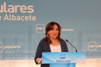 Rosario Rodríguez, en la sede provincial del PP, durante la rueda de prensa.