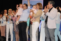 Cospedal y Paco Núñez, en el mitin de Almansa, junto al resto de la candidatura.