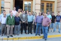 Paco Núñez, con miembros de la candidatura y vecinos de Fuentealbilla-Bormate.