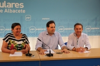 Rueda de prensa de Cesárea Arnedo, Francisco Núñez y Antonio Martínez.