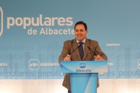 Francisco Núñez, en rueda de prensa en la sede provincial.