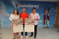 Miriam García, Luis Alberto S Roldán y Juan Carlos García, en la sede provincial del PP.