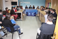 Reunión con los jóvenes de NNGG en la sede provincial.