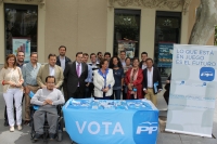 Mesa informativa del PP de Albacete.