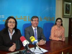 Amalia Gutiérrez, Marcial Marín y Carmen Collado, en Villarrobledo.