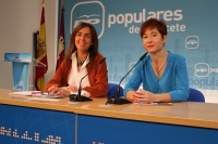 Carmen Fúnez y Mª Ángeles Martínez en rueda de prensa.