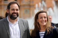Paco Núñez junto a Carmen Navarro