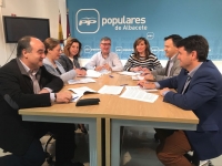 Un momento de la reunión en la sede provincial del PP.