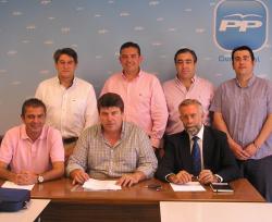 Reunión de representantes de la Federación de Municipios con portavoces del PP en las Diputaciones.