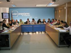 Jornada de trabajo para los parlamentarios del PP, reunidos en la sede provincial.